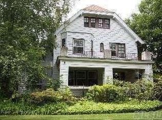 41 Wyckoff Pl, Woodmere, NY 11598