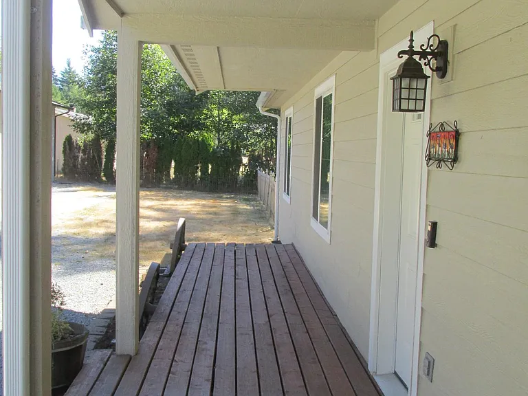 4748 Ida Dr — Photo 3