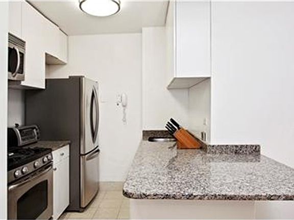 4th image of 220 E 65th St APT 7D