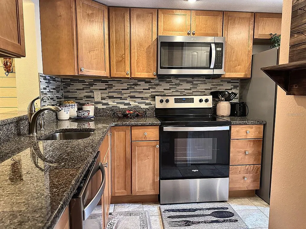 1 bed, 1.0 bath, 850 sqft, $1,800 — Photo 3