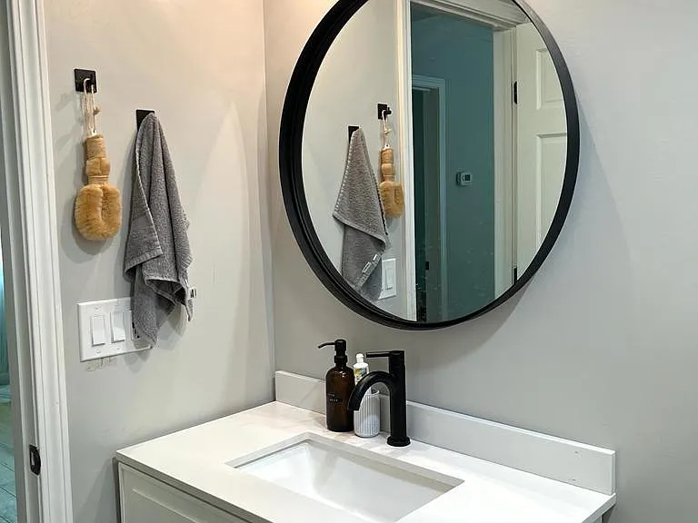 secondary bathroom