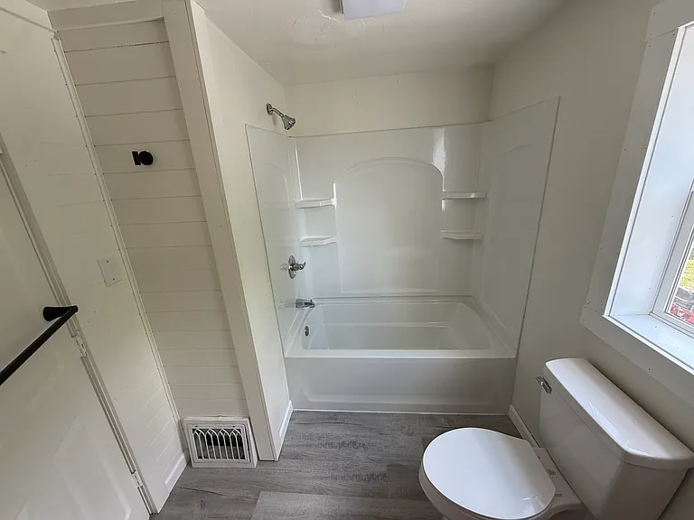 154 Clay Ave SE — Photo 14
