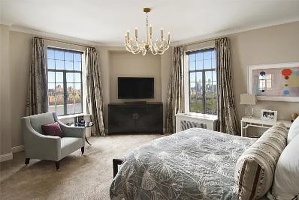 Sold by Corcoran | media 27