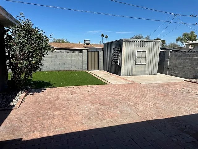 1416 E Del Rio Dr — Photo 33