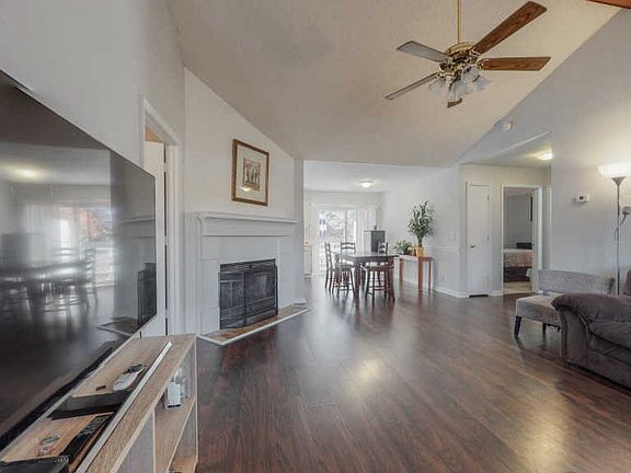 3rd image of 2031 Deerwood Ave