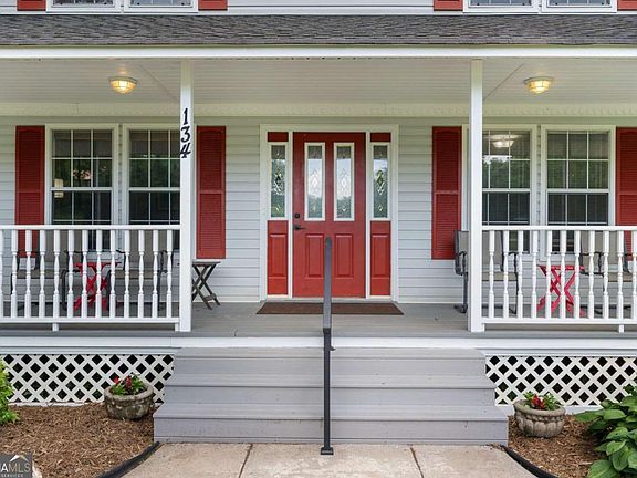 3rd image of 134 Singletree Ln