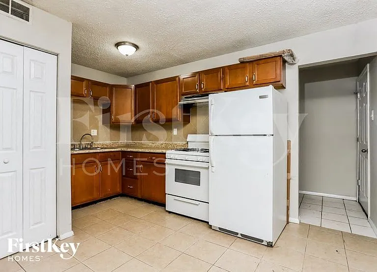 508 Saratoga Ln — Photo 6