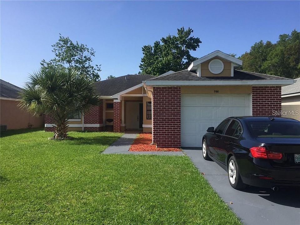 1st image of 944 Ocala Woods Ln