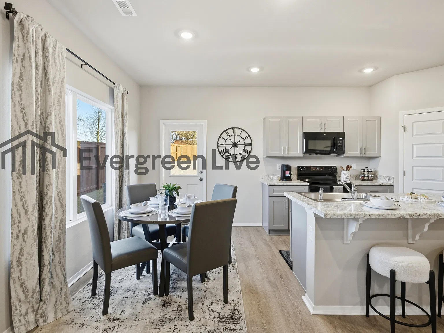 3 bed, 3.0 bath, 1430 sqft, $1,395 — Photo 4