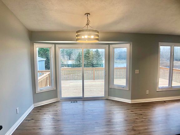 5th image of 15680 Lake Michigan Dr