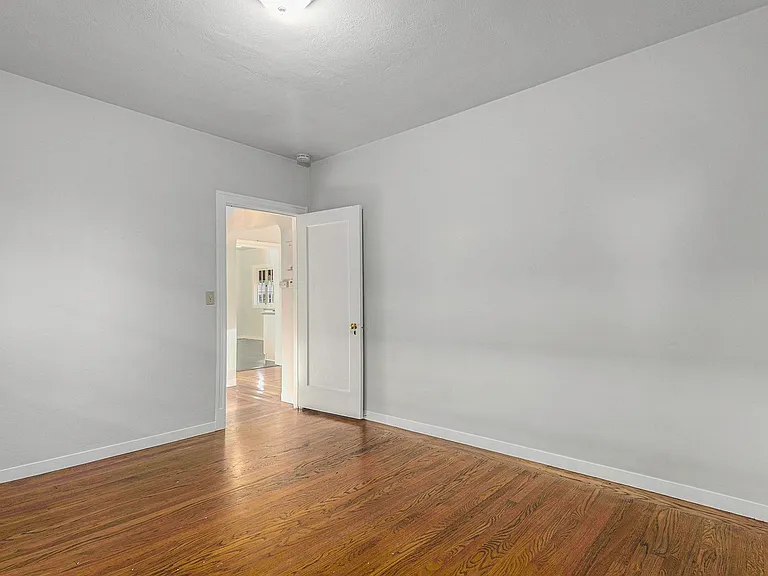1118 High St — Photo 7