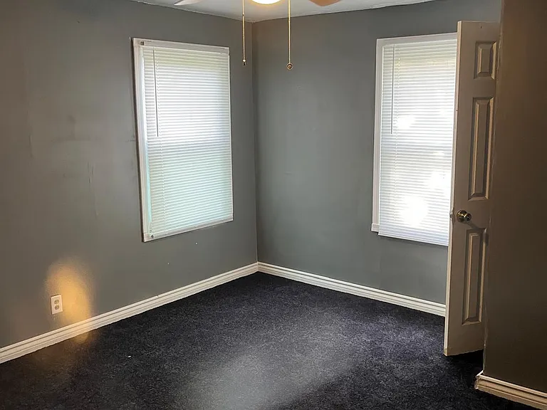 1 Stratman St — Photo 10