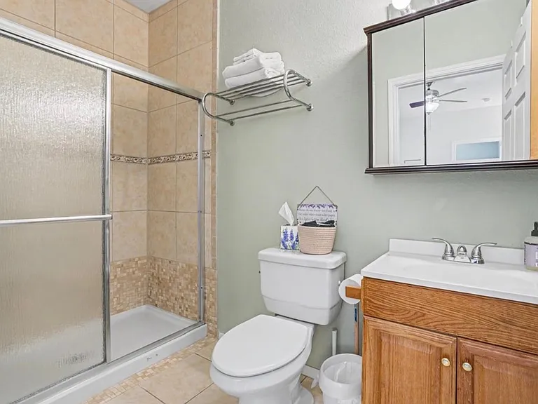8207 Espanola Trl — Photo 31