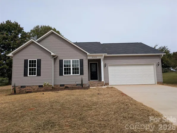 2746 Magnolia St, Conover, NC 28613