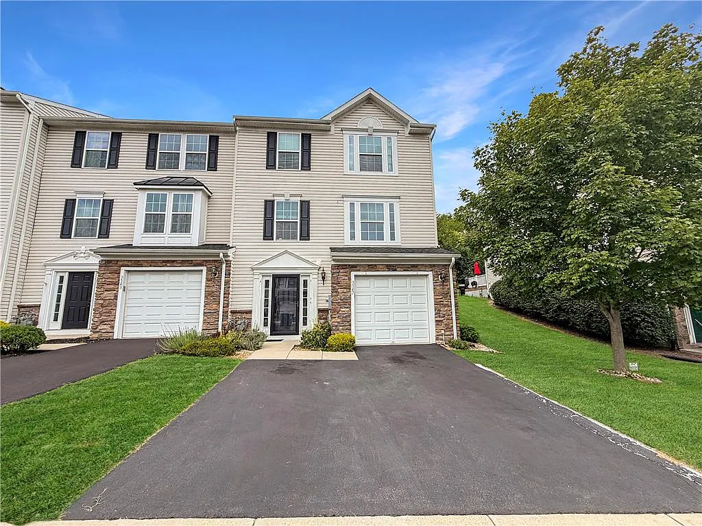 3 bed, 2.5 bath, 1988 sqft, $2,500 — Photo 1