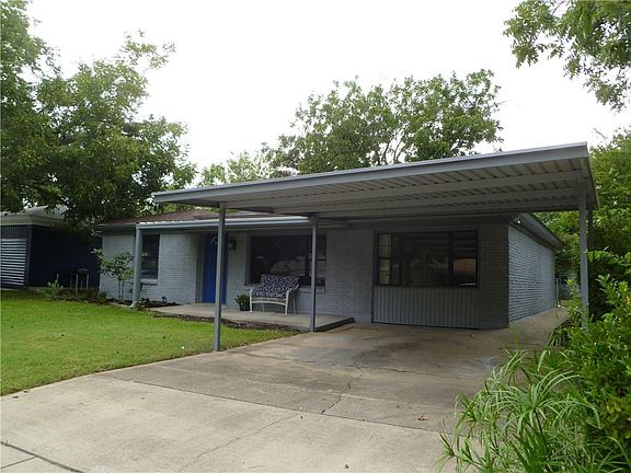 2nd image of 812 Odie Dr