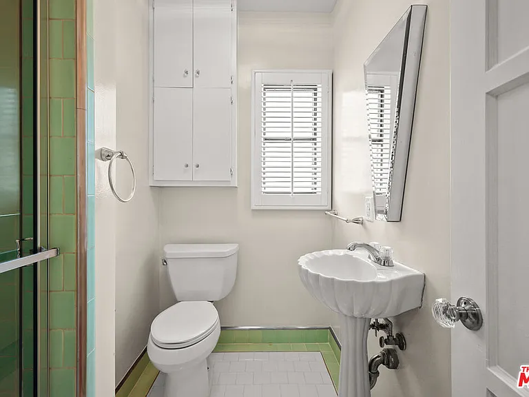 3960 Welland Ave — Photo 12