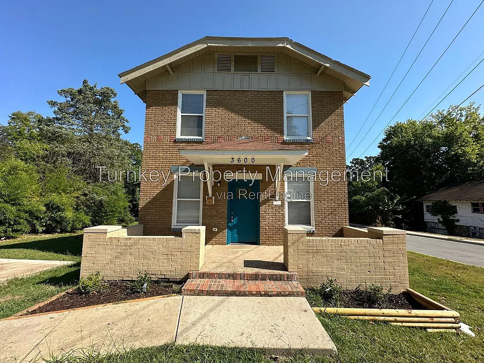 3600 W 10th St