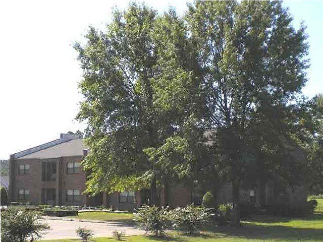 1st image of 1005 Southwood Dr APT 7