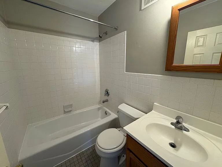 203 E Chestnut Street — Photo 6