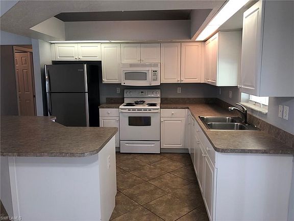 4th image of 204 SE 23rd Pl