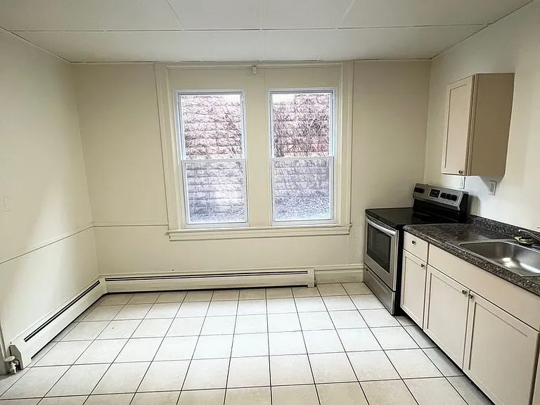 135 Koehler Street — Photo 10