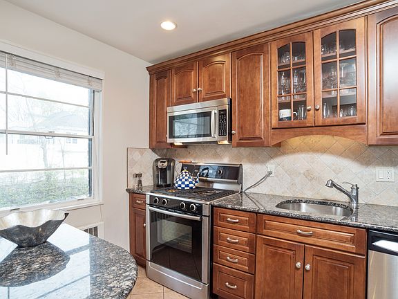 5th image of 121 N Broadway APT 11F