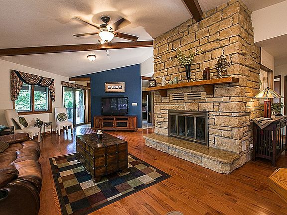 4th image of 2221 Aspen Dr