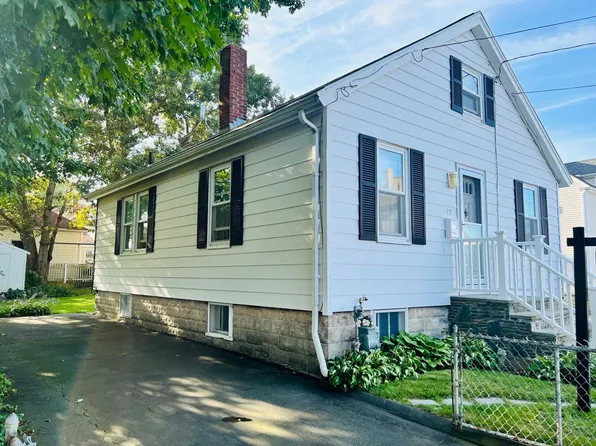 19 Sheridan St, Dartmouth, MA 02748