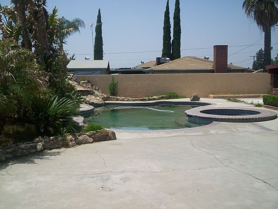 Oasis Pool 