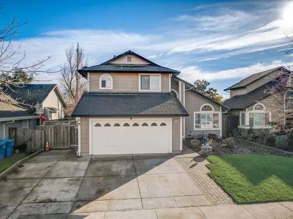 2469 W Lemur Street, Santa Rosa, CA 95401