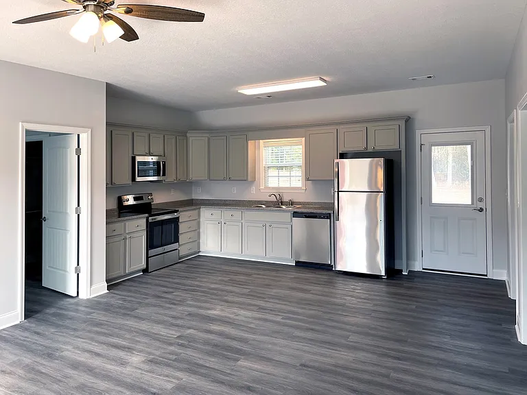 1284 Payne Rd — Photo 4