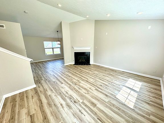 4th image of 12359 Deerview Dr