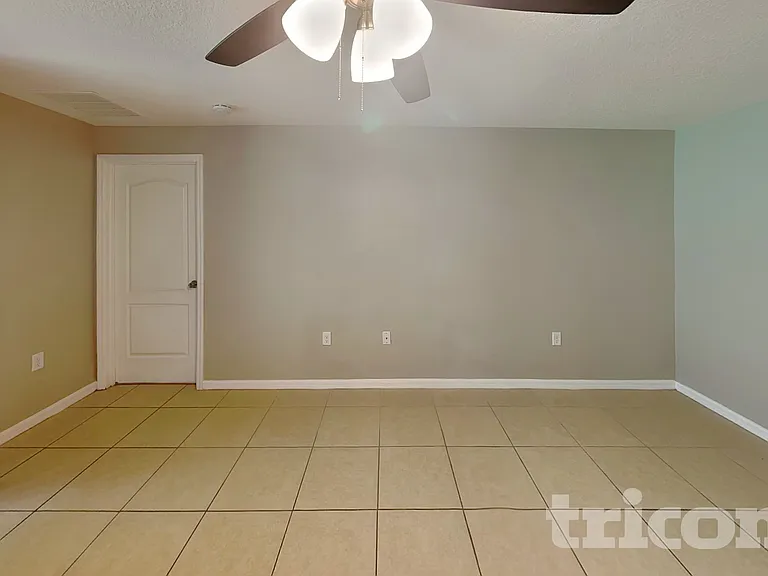 2786 Flynn St — Photo 3