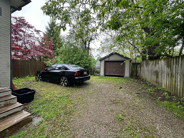 17 Saint Andrew St — Photo 27