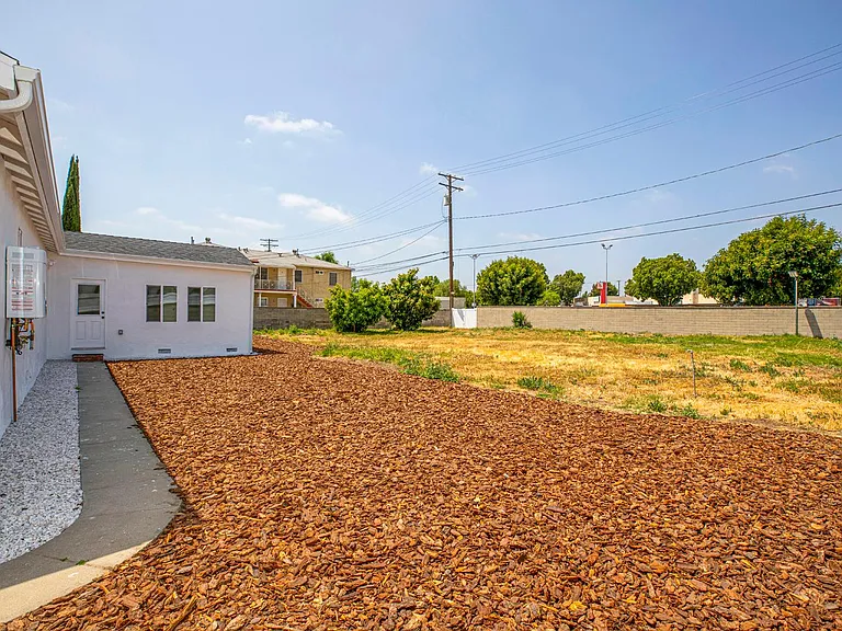 2225 Scott Rd — Photo 39
