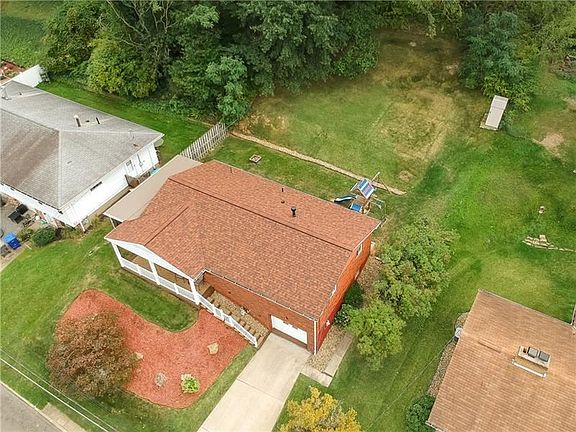 3rd image of 109 Hillside Dr