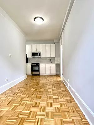 5th image of 509 E 78th St APT 6D