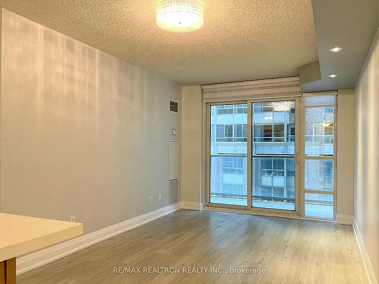 761 Bay St #306 — Photo 18