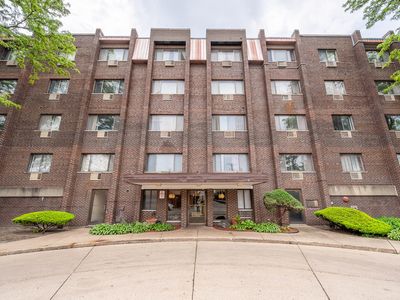 8455 W Leland Ave Unit 205, Chicago, IL, 60656