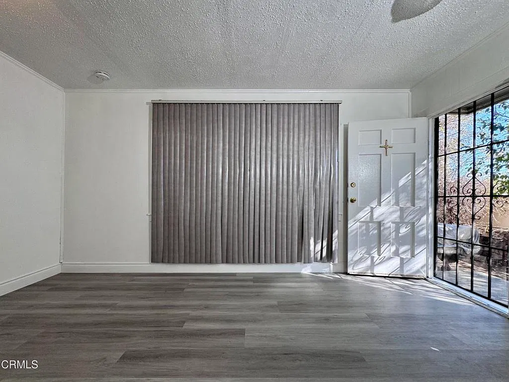 2 bed, 1.0 bath, 750 sqft, $2,500 — Photo 2