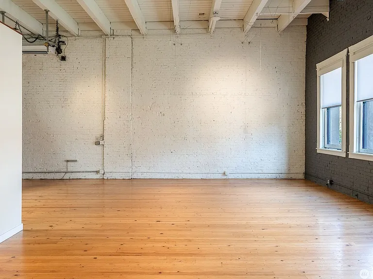 80 S Jackson St #408 — Photo 3