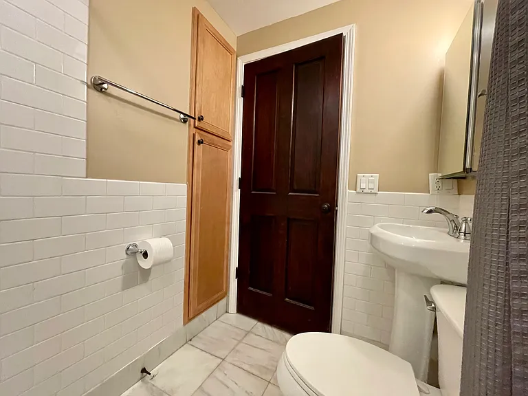 1506 W Polk St — Photo 10