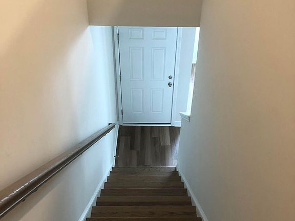 4th image of 103 Winding River Dr