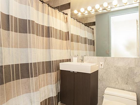 5th image of 155 W 70th St APT 10E