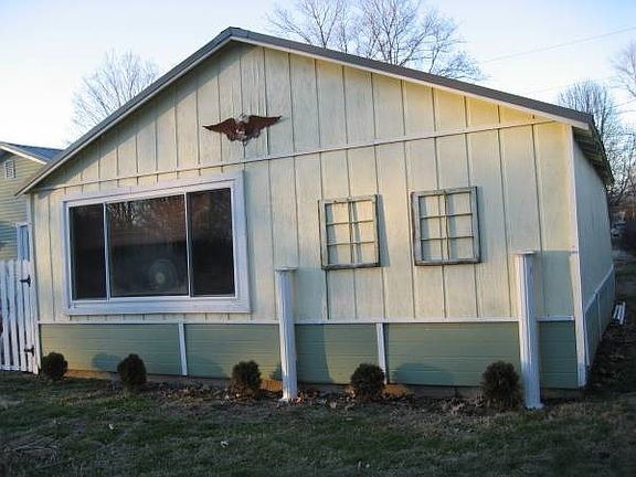 4th image of 617 Murphy St
