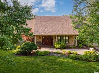 3165 Quail Ridge Rd, Bettendorf, IA 52722