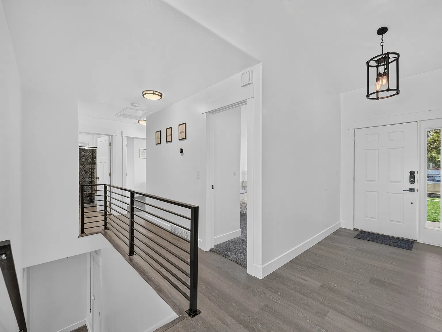 3 bed, 2400 sqft, $2,600 — Photo 2