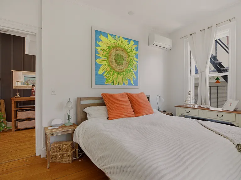 67 Perry St #5 — Photo 12