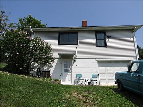 4th image of 200 Irwin St